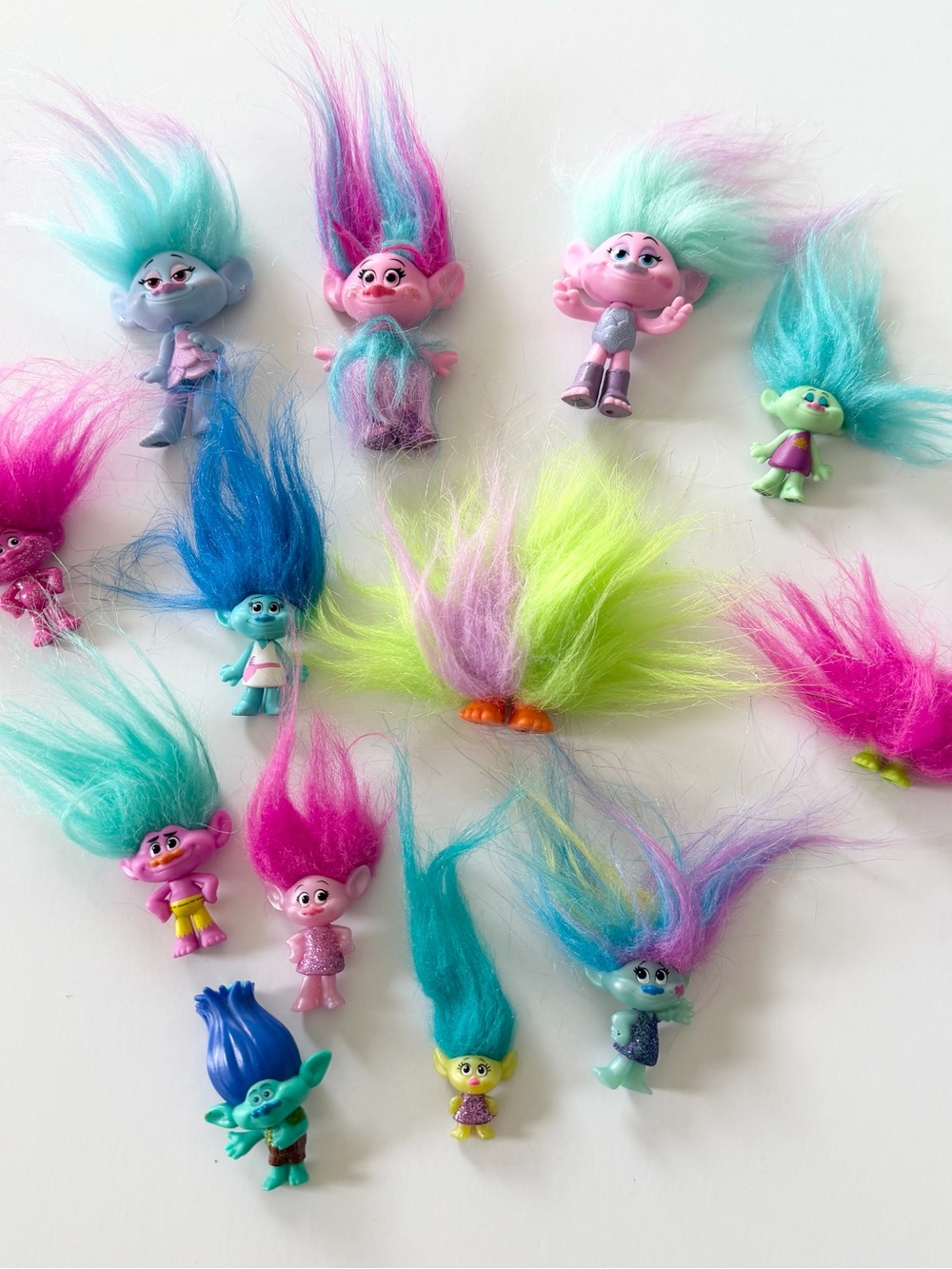 Trolls Mini Figure Bundle with Colorful Hair